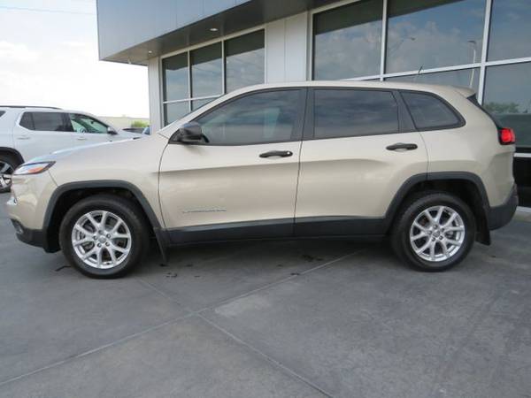 2015 Jeep Cherokee Sport SUV 4D 4-Cyl, PZEV, 2 4 Liter for sale in Council Bluffs, NE – photo 5