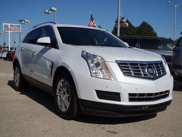 2016 Caddy Cadillac SRX Luxury Collection AWD suv White for sale in Roseville, MI – photo 2