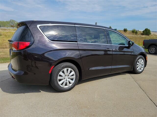 2018 Chrysler Pacifica L FWD for sale in Nevada, MO – photo 8