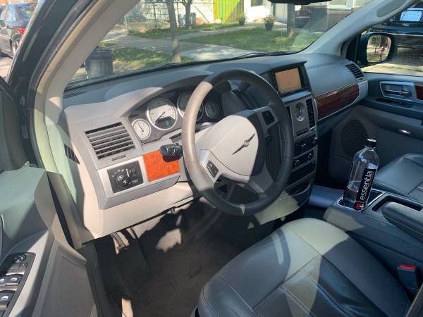2009 Chrysler town and country for sale in Brooklyn, NY – photo 9