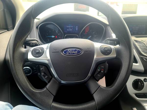 2013 Ford Focus - - by dealer - vehicle automotive sale for sale in Neenah, WI – photo 11