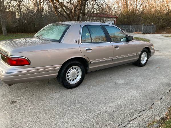 1995 Mercury grand Marquis 86,000 miles - cars & trucks - by owner -... for sale in Brookfield, WI – photo 4
