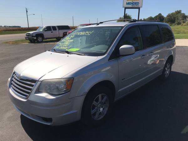 2008 Chrysler Town and Country Touring Dual DVD heated leather for sale in Jacksonville, IL – photo 18