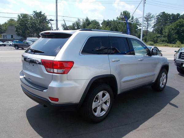 2011 Jeep Grand Cherokee 4x4 - Leather / Sunroof for sale in Warwick, CT – photo 7