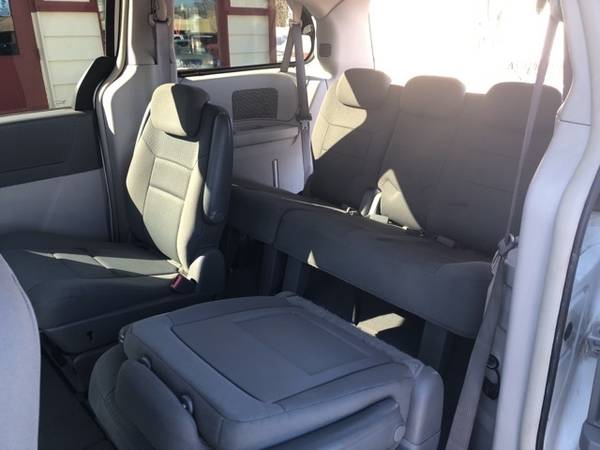 2010 Chrysler Town & Country Touring for sale in Greenfield, WI – photo 6