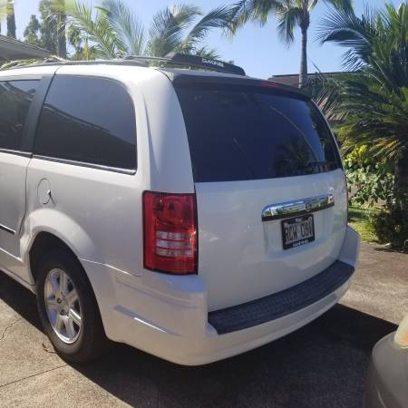 2010 Chrysler Town and Country for sale in Lahaina, HI – photo 13