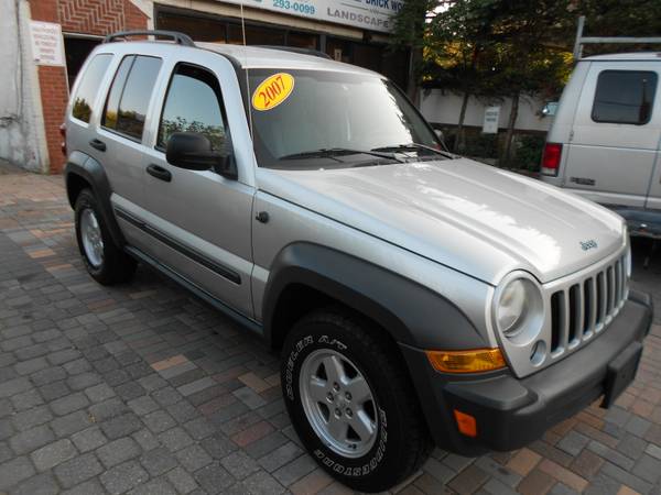 2007 JEEP LIBERTY 41,000 MILES!! 1 OWNER!! 4X4!! LIKE NEW! WE FINANCE! for sale in Farmingdale, NY – photo 3