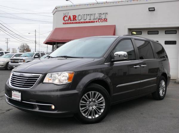 2015 CHRYSLER TOWN & COUNTRY TOURING 3 6L V6 FULLY LOADED! - cars & for sale in MOUNT CRAWFORD, VA