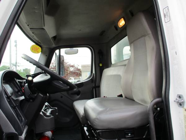 2014 Freightliner M2 106 Medium Duty 24 FOOT BOX TRUCK, CUMMINGS for sale in South Amboy, NY – photo 15