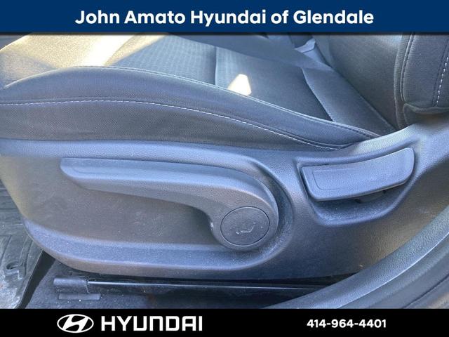 2018 Hyundai Elantra SEL for sale in Glendale, WI – photo 15