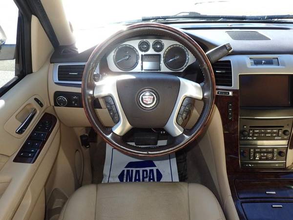2013 Cadillac Escalade ESV AWD 4dr Luxury CONTACTLESS PRE APPROVAL! for sale in Other, CT – photo 15