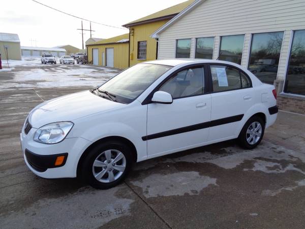 2009 Kia Rio 4dr Sdn Auto LX Good on Gas! - - by for sale in Marion, IA