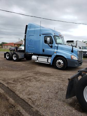 Freightliner cascadias for sale in San Benito, TX – photo 3