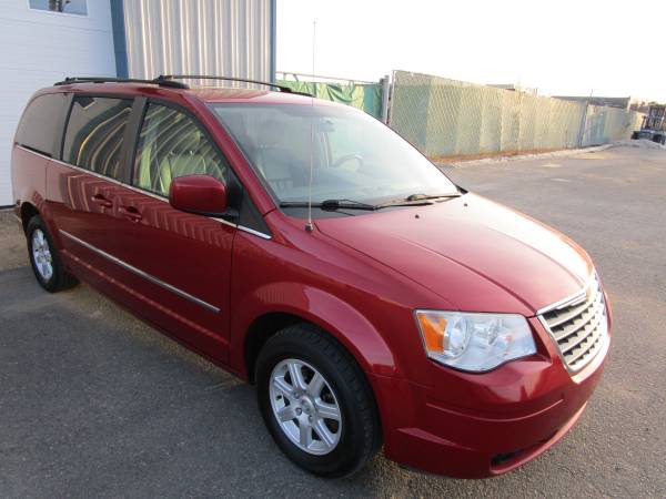 Beautiful TOWN & COUNTRY Van 2010 Chrysler Touring 1 Owner Garaged for sale in Amesbury, MA – photo 5
