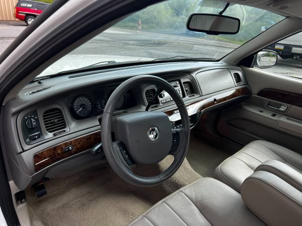 2010 Mercury Grand Marquis - - by dealer - vehicle for sale in Olyphant, PA – photo 8