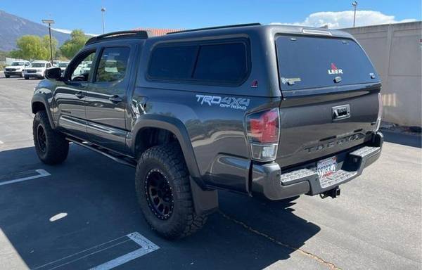 2018 Toyota Tacoma Double Cab TRD Off-Road Pickup 4D 5 ft - cars & for sale in Bend, OR – photo 3