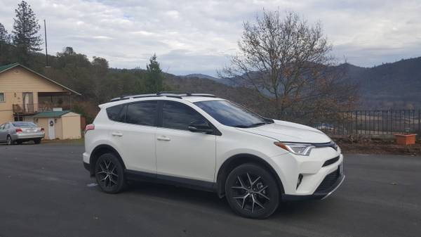2016 TOYOTA RAV 4 - cars & trucks - by owner - vehicle automotive sale for sale in Gold Hill, OR