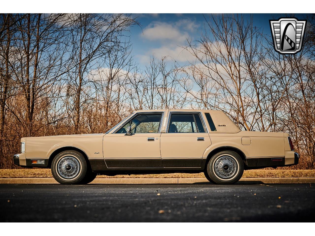 1988 Lincoln Town Car for sale in O'Fallon, IL – photo 33