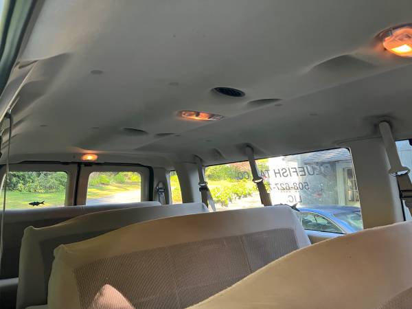 Great 15 passenger Ford E350 van for sale in Somers, CT – photo 7