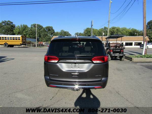 2018 Chrysler Pacifica Limited Four-Door Passenger Loaded Family Mini for sale in Richmond, PA – photo 15