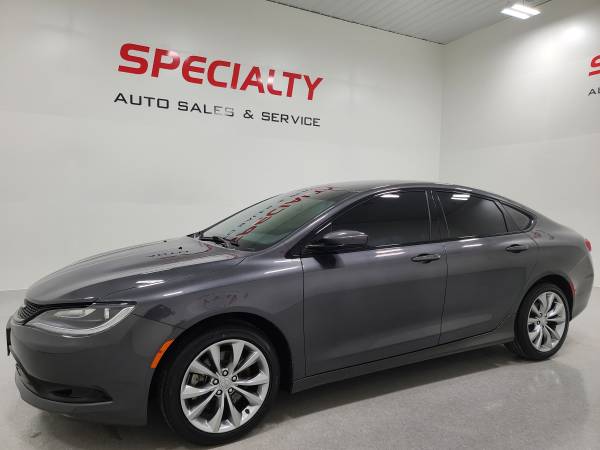 2015 Chrysler 200 S! AWD! Nav! Backup Cam! Heated Seats! Remote... for sale in Suamico, WI – photo 2