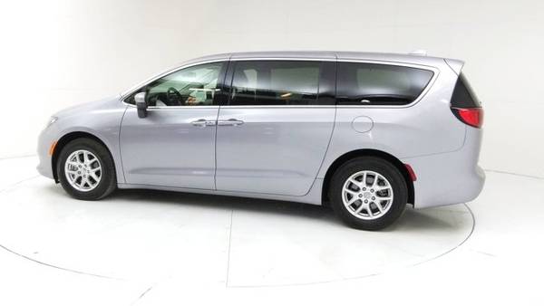 2019 Chrysler Pacifica LX - - by dealer - vehicle for sale in Woodland, CA – photo 4