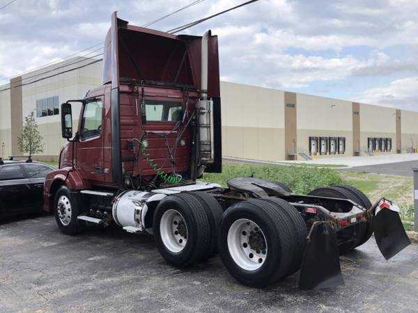 2008 Volvo Day Cab D13 10 Speed Transmission 730,000 Miles for sale in Elk Grove Village, IL – photo 5