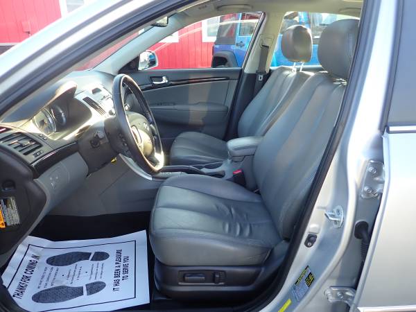 2009 Hyundai Sonata Limited V6 w.Clean CARFAX,1-owner,low miles for sale in Savage, MN – photo 12