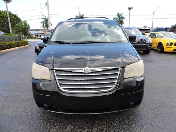2010 Chrysler Town & Country for sale in Pompano Beach, FL – photo 2