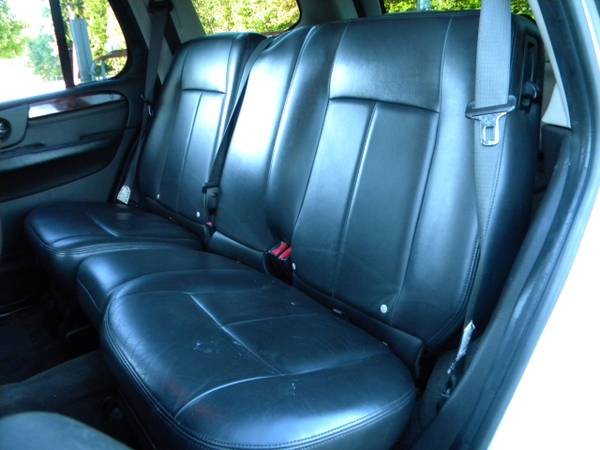 2007 GMC ENVOY LT 4X4..DVD..LEATHER..SUNROOF...VERY CLEAN!! for sale in Brentwood, MA – photo 9