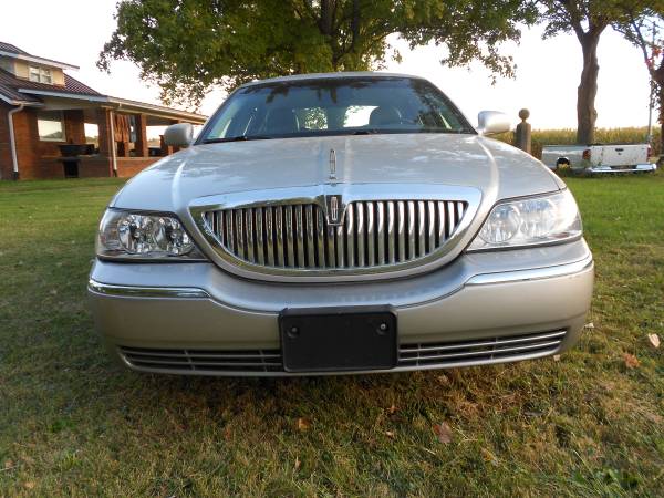 2004 Lincoln Town Car for sale in Terre Haute, IN – photo 12