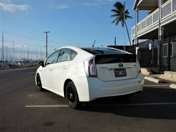2015 Toyota Prius Gas Saver Clean Title! Great Condition - cars for sale in Honolulu, HI – photo 5