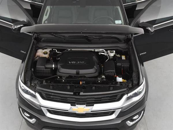 2015 Chevy Chevrolet Colorado Crew Cab LT Pickup 4D 5 ft pickup Black for sale in Fort Wayne, IN – photo 4