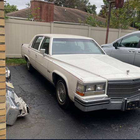 1983 Cadillac Fleetwood Brougham Delegance - - by for sale in Joliet, IL – photo 2
