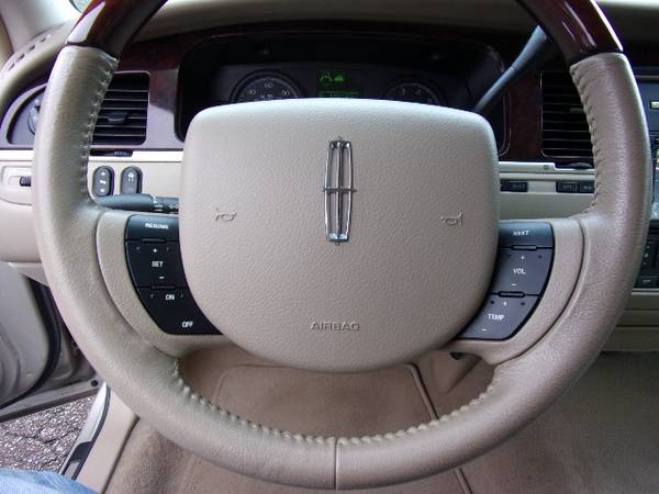 2009 Lincoln Town Car Signature Limited - Great Car Fax, - cars & for sale in Canton, GA – photo 13