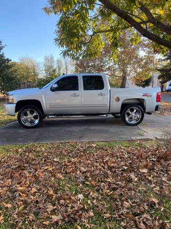 2011 chevy silverado LT Z71 - cars & trucks - by dealer - vehicle... for sale in Hope, AR – photo 3
