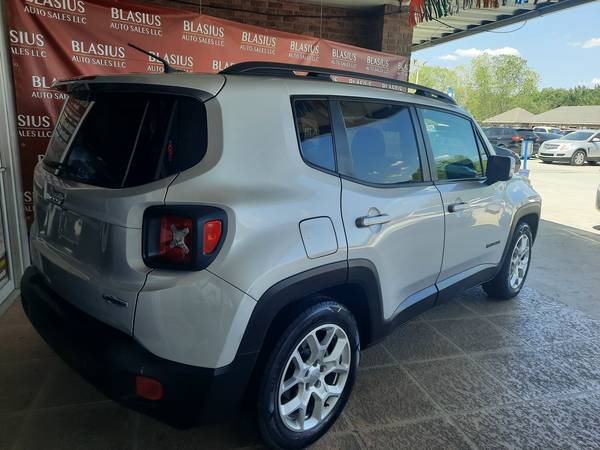 2015 Jeep Renegade Latitude low Miles - - by dealer for sale in Grand Prairie, TX – photo 14