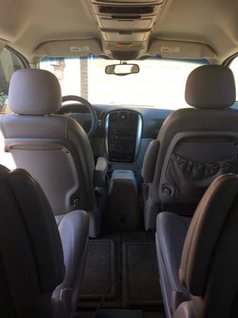 2005 Chrysler Town & Country for sale in Crystal Lake, IL – photo 9