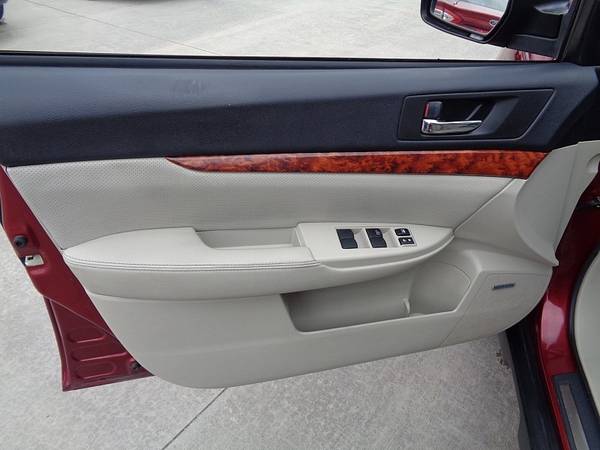2011 Subaru Outback 4d SUV i Limited Moonroof - - by for sale in Marion, IA – photo 13