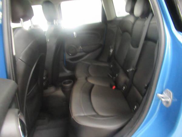 Mini Cooper 4 door LOW MILES - - by dealer - vehicle for sale in Hudsonville, MI – photo 17