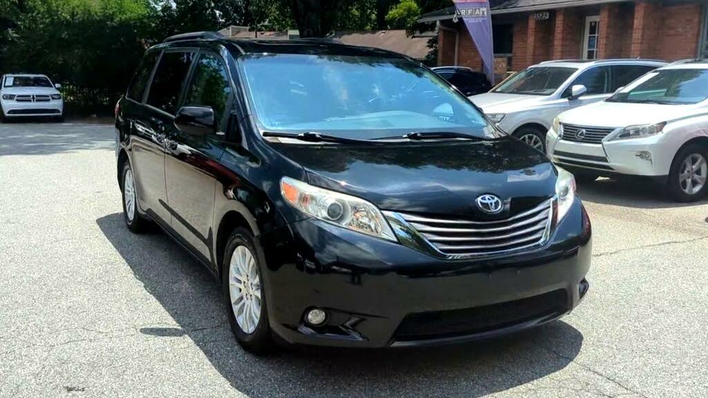 2017 Toyota Sienna Limited Premium 7-Passenger FWD for sale in Greensboro, NC – photo 3