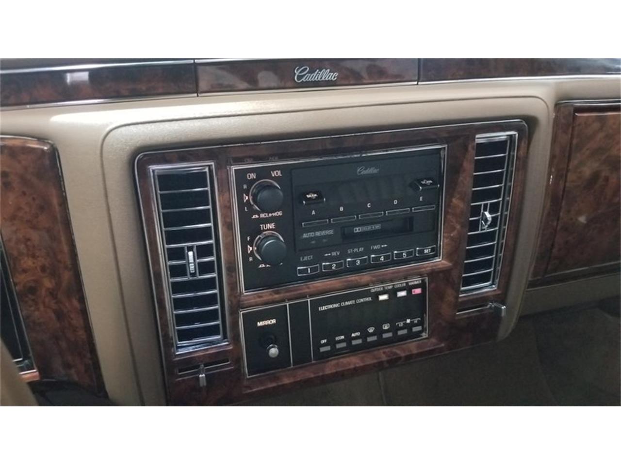 1990 Cadillac Fleetwood for sale in Mankato, MN – photo 32