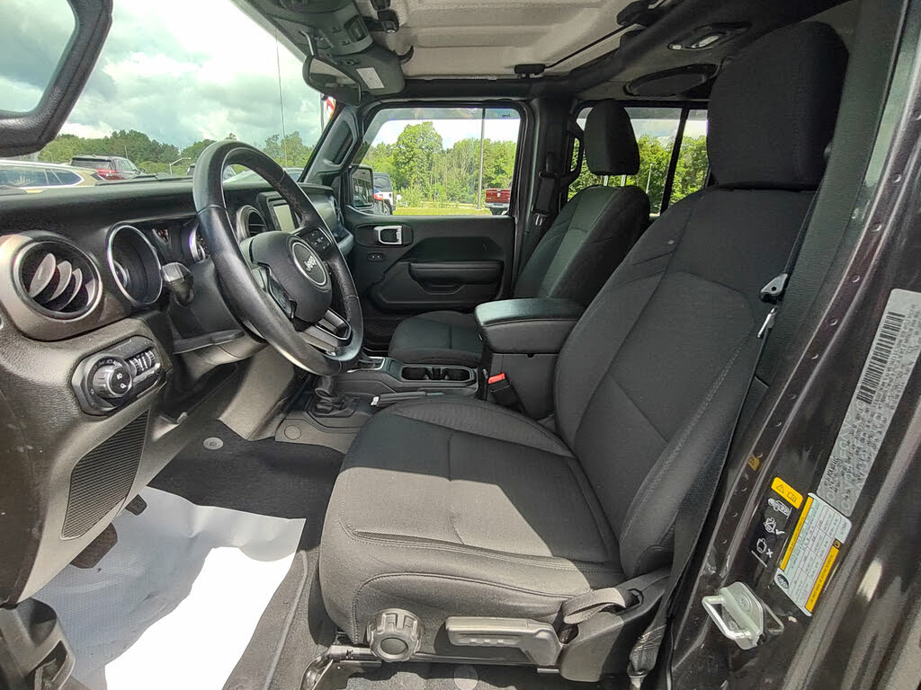 2020 Jeep Gladiator Sport S Crew Cab 4WD for sale in Ebensburg, PA – photo 4