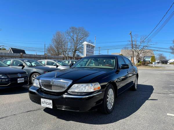 2003 LINCOLN TOWN CAR SIGNATURE - - by dealer for sale in Hyannis, MA