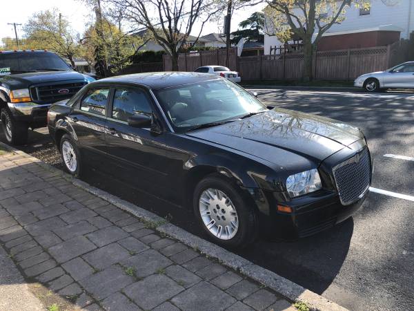 2006 Chrysler 300, Runs excellent, 6 cylinder 48, 000 original miles for sale in STATEN ISLAND, NY – photo 6