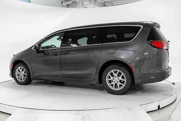 2017 Chrysler Pacifica LX 4dr Wagon Granite Cr for sale in Richfield, MN – photo 8