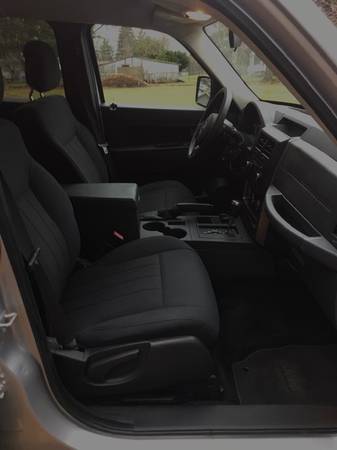 2012 JEEP LIBERTY 4X4 VERY CLEAN THRU OUT. JUST SERVICED & READY 4U... for sale in Bridgeport, NY – photo 11