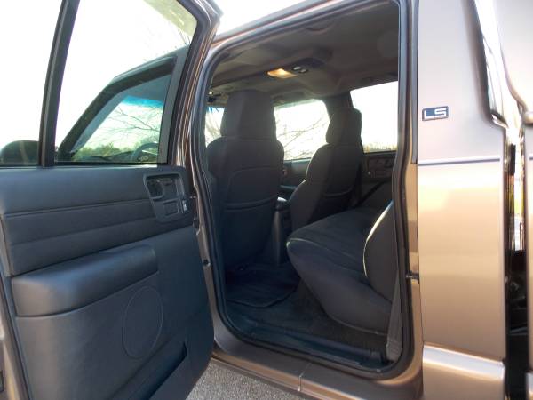 2003 Chevrolet S-10 LS Crew Cab Short Bed (No Rust, 4WD, clean) -... for sale in Carlisle, PA – photo 15