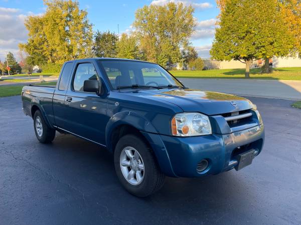 2003 Nissan Frontier XE 6FT Pickup Truck Very Clean! 5-SPD Manual for sale in Naperville, IL