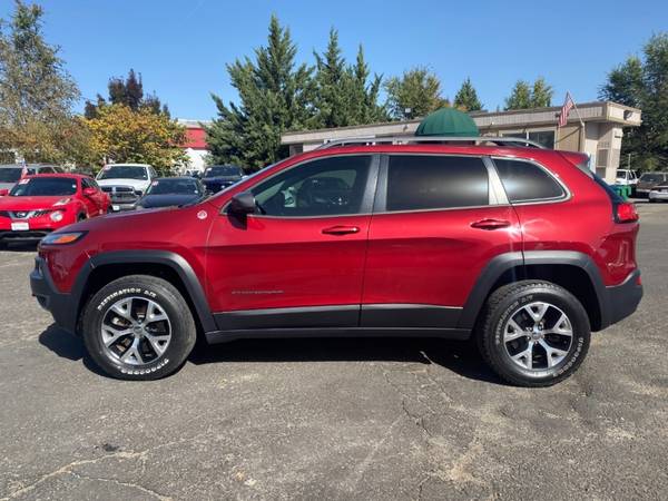 2015 Jeep Cherokee 4X4 Trailhawk - cars & trucks - by dealer -... for sale in Reno, NV – photo 2